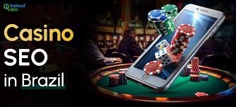 Người dùng Việt Nam thao tác trên nền tảng bong789 bằng điện thoại